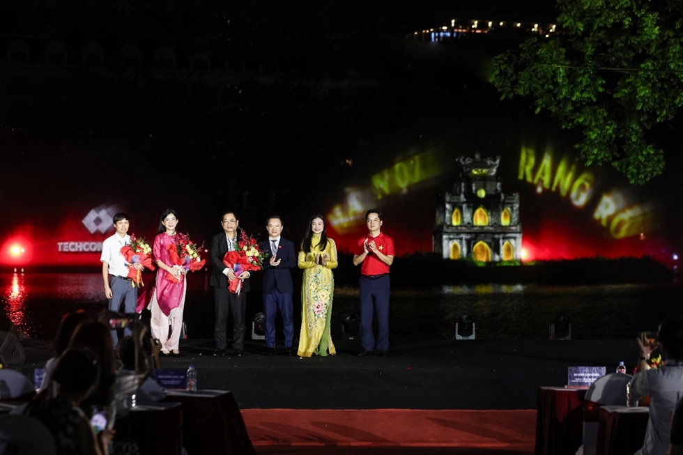 Techcombank la nha tai tro doc quyen dem dien anh sang 3D mapping “Ha Noi rang ro - Thang Long hoi tu” luc 20h ngay 29.8. Anh: Phong Thuan - Luong Duy Tien