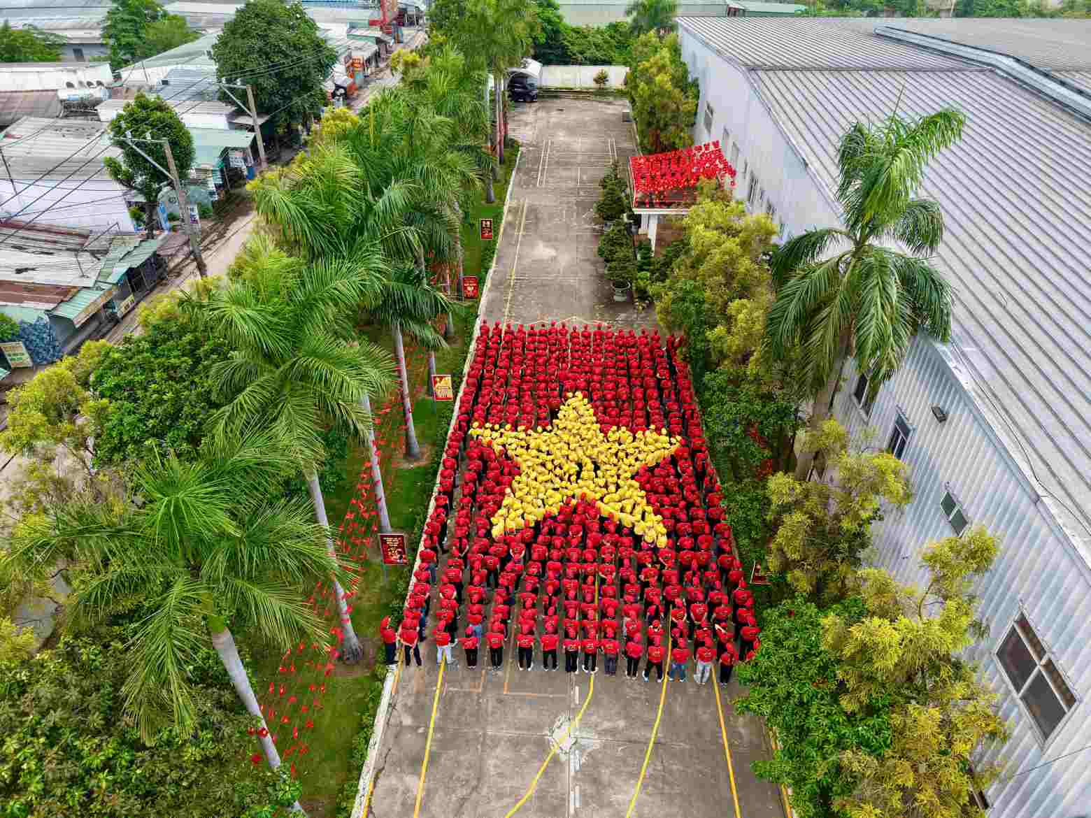 Hinh anh an tuong trong doanh nghiep san xuat hang xuat khau. Anh: Lam Truong