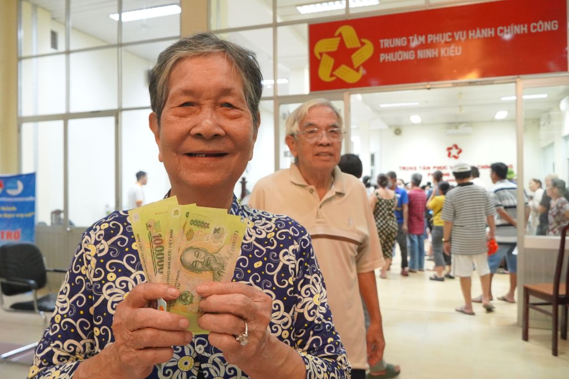 Dong dao nguoi dan den nhan qua Le 2.9. Anh: Ta Quang