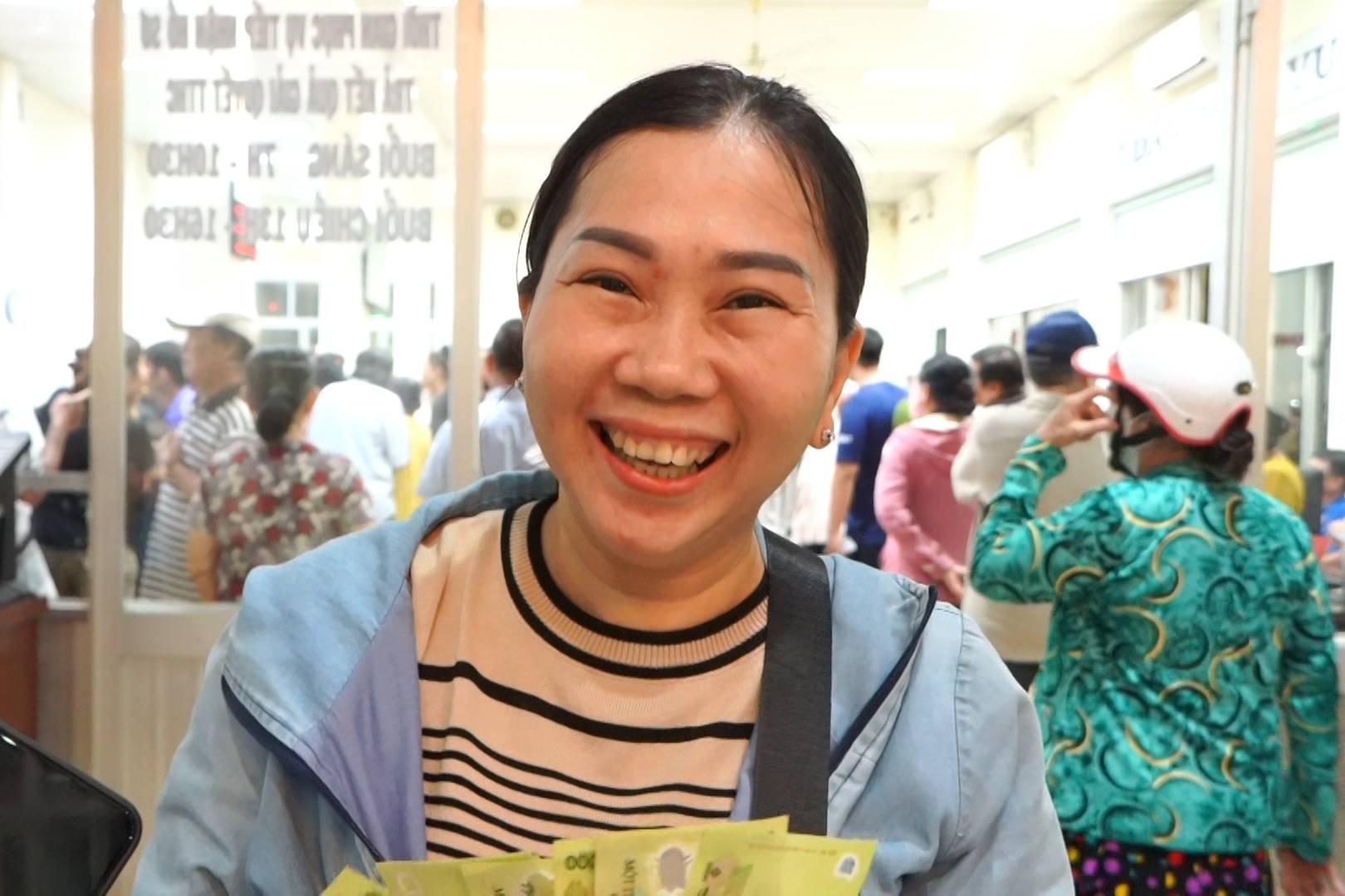 The warm joy of Ninh Kieu people in Can Tho when receiving gifts for National Day on September 2