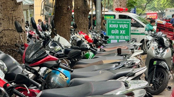 Update nearly 180 parking spots to serve National Day September 2. Photo: Phan Cong