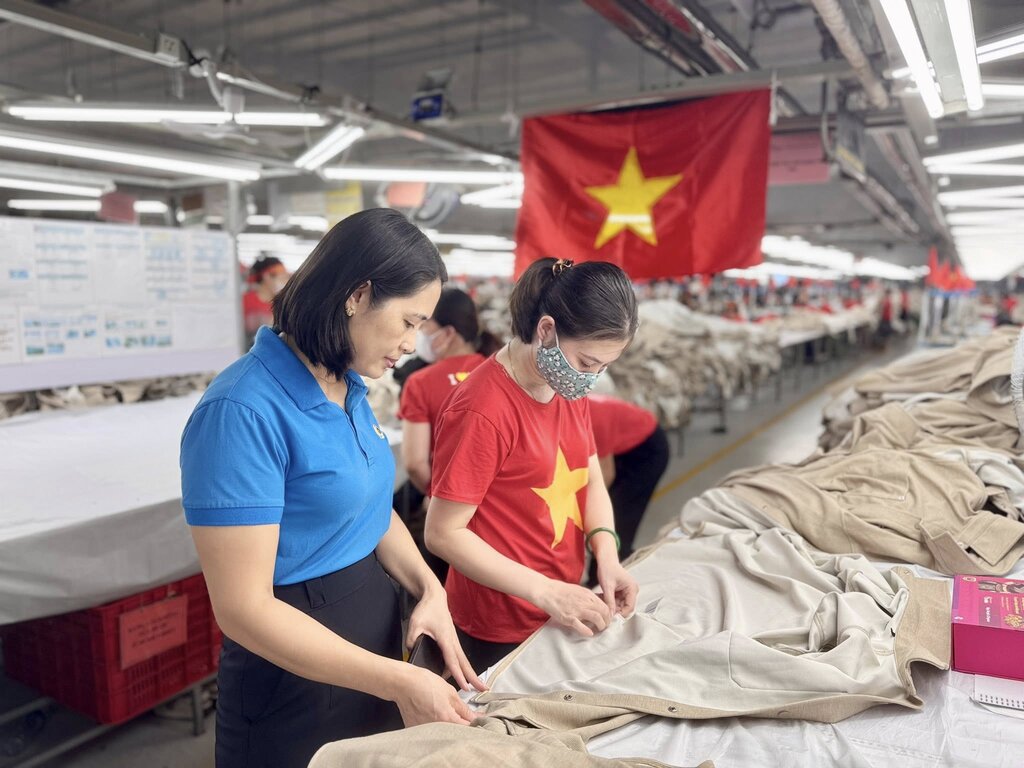 El sindicato del barrio de Thanh Dong acompaña a los trabajadores locales. Foto: Sindicato del barrio de Thanh Dong