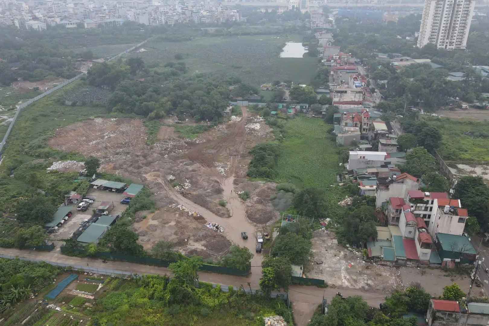 Xuan Dinh phuong(ハノイ)のプロジェクトデポエリアは、柵が張られ、占拠防止が施されています。写真:P.Cong