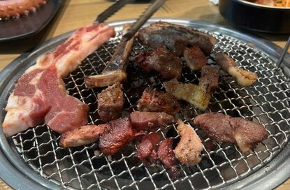 People who often eat grilled meat need to pay attention to liver enzymes. Photo: Ha Anh