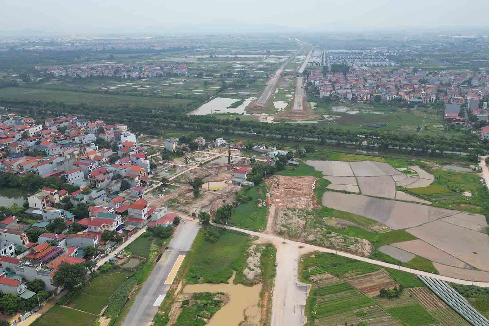 ハノイ、ティエンタン村を通過する環状4号線が用地取得中。写真:Song Huu