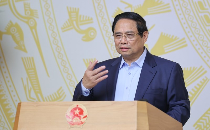 Prime Minister Pham Minh Chinh emphasized the goal of designing, manufacturing and testing a number of necessary semiconductor chips by 2027 at the latest. Photo: Nhat Bac