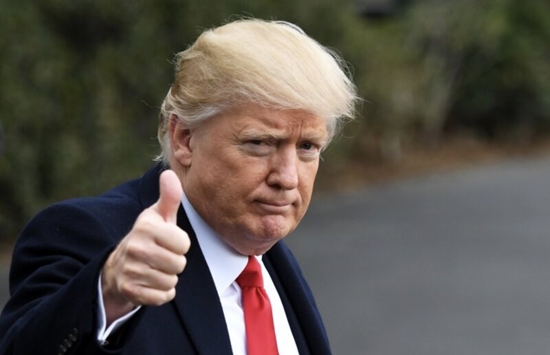 트럼프 대통령은 미국 저소득층에게 나누어주기 위해 세금을 공제할 가능성을 밝혔습니다. 사진: 신화통신