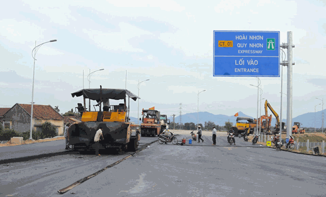 Gia Lai khảo sát trữ lượng cát trên các sông lớn để phục vụ thi công các dự án cao tốc