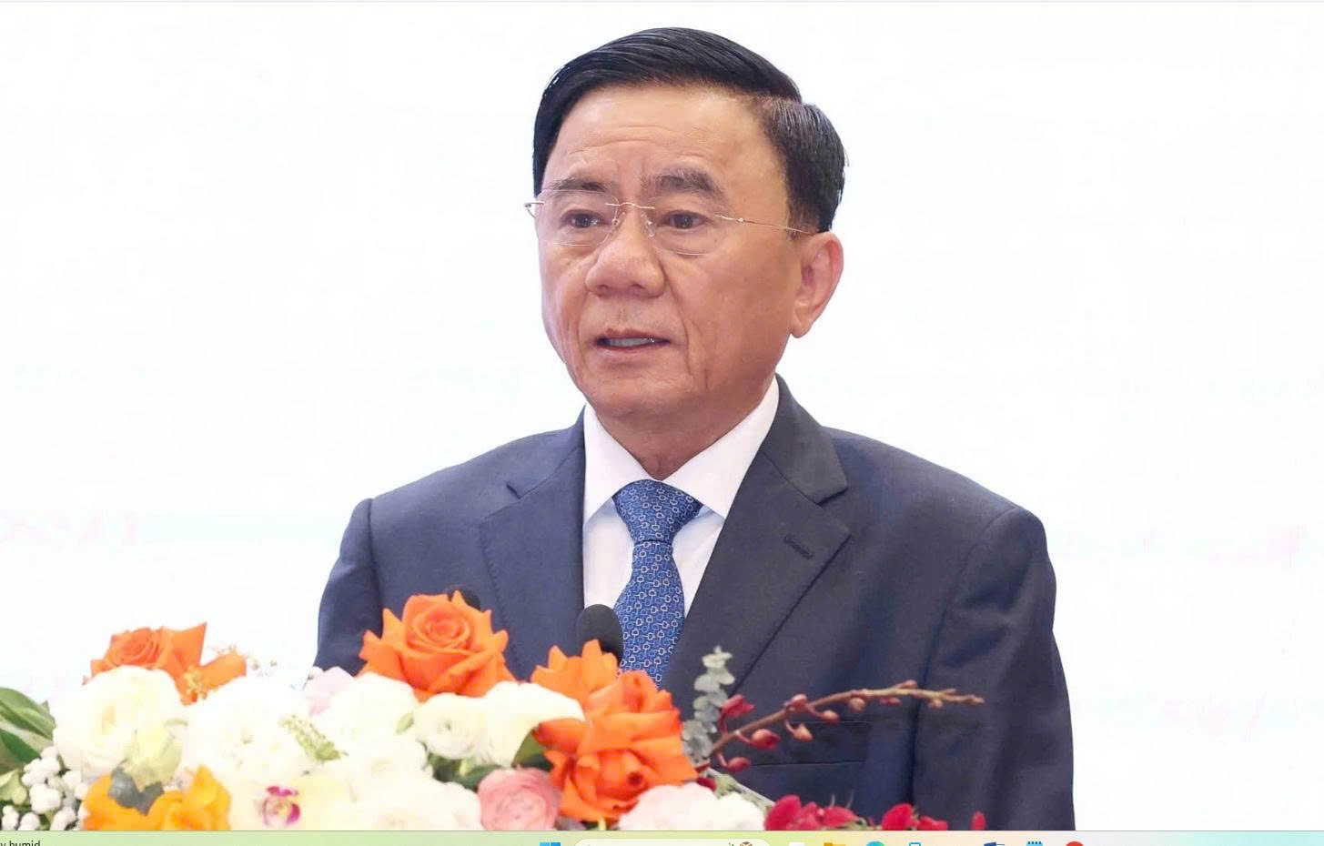 Politburo member and Standing member of the Secretariat Tran Cam Tu has just signed and issued Regulation No. 345-QD/TW on the functions, tasks, powers, principles, working regime, and working relationships of the Central Steering Committee for Foreign Information Work. Photo: Hoang Phong