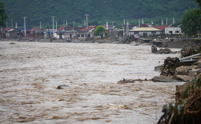 Heavy rain is forecast to continue in Beijing on August 4. Photo: Xinhua