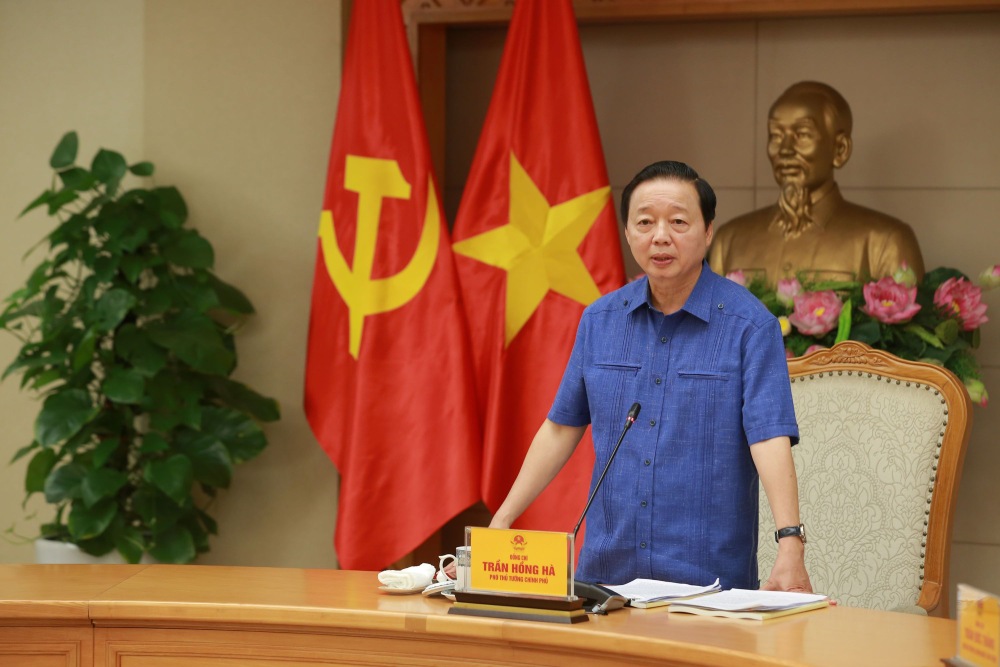 쩐홍하 부총리는 환경 보호 사고방식에서 환경 경제로 강력하게 전환할 것을 요구했습니다. 사진: VGP