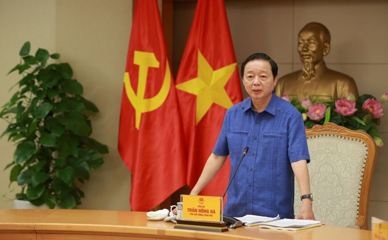 Deputy Prime Minister Tran Hong Ha requested a strong shift from environmental protection thinking to environmental economics. Photo: VGP