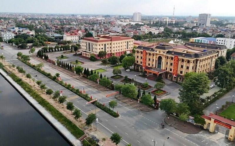 Hung Yen focuses on removing bottlenecks and promoting growth in 2025. Photo: Pho Hien Ward