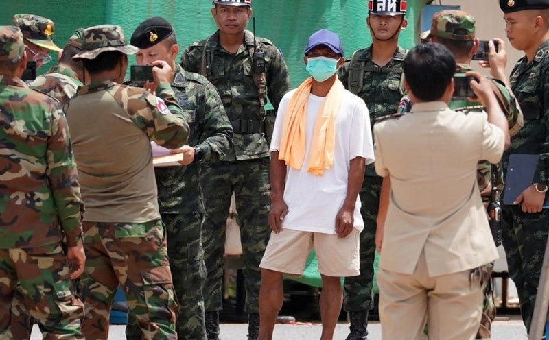 Thailand handed over a Cambodian soldier on August 1, 2025. Photo: Xinhua
