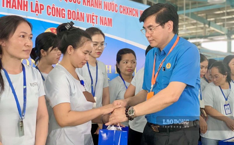 Promote the development of union members, establish grassroots unions in Ninh Binh in the last 6 months of 2025. Photo: Ha Vi