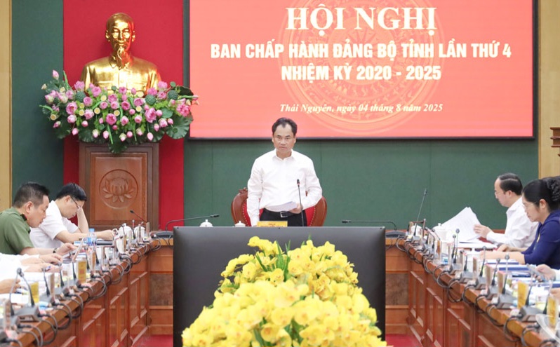 제4차 타이응우옌성 당위원회 집행위원회 회의 사진: Manh Nghich
