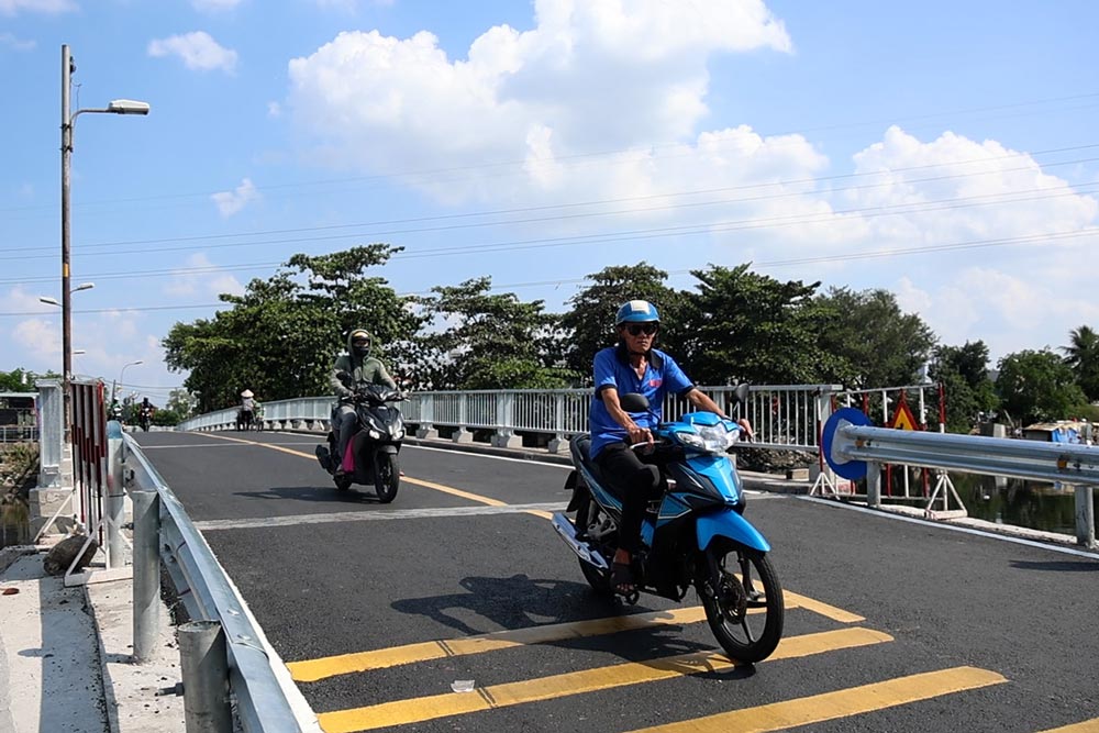 호치민시의 2개 구를 연결하는 다리 확장 완료 시민들 교통 체증 해소에 기뻐해