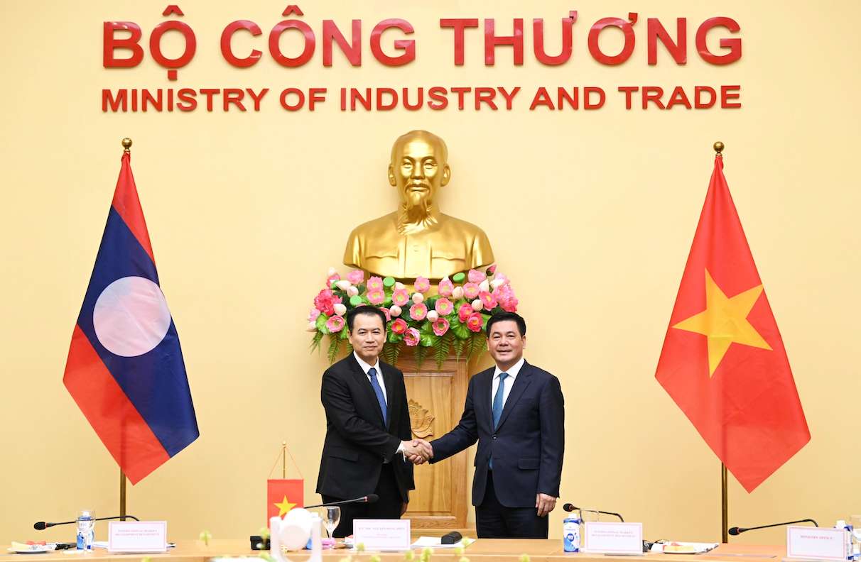 라오스 베트남-라오스 공동 석유 저장소 및 산업-경제 단지 건설 협력 제안. 사진: 산업통상부