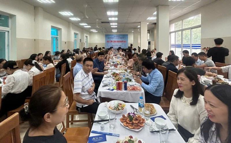 Union meal at a grassroots union under the Vietnam Health Trade Union. Photo: Vietnam Medical Union