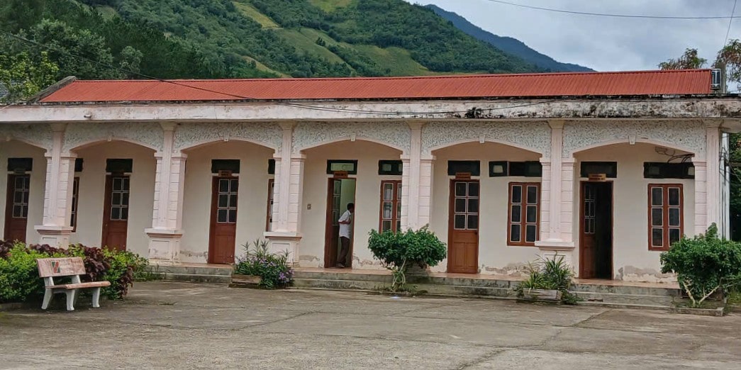 現在、NGOC Chien Communeの多くの役人は、Commune小学校および中学校の寮に一時的に住んでいます。写真：Truong Son