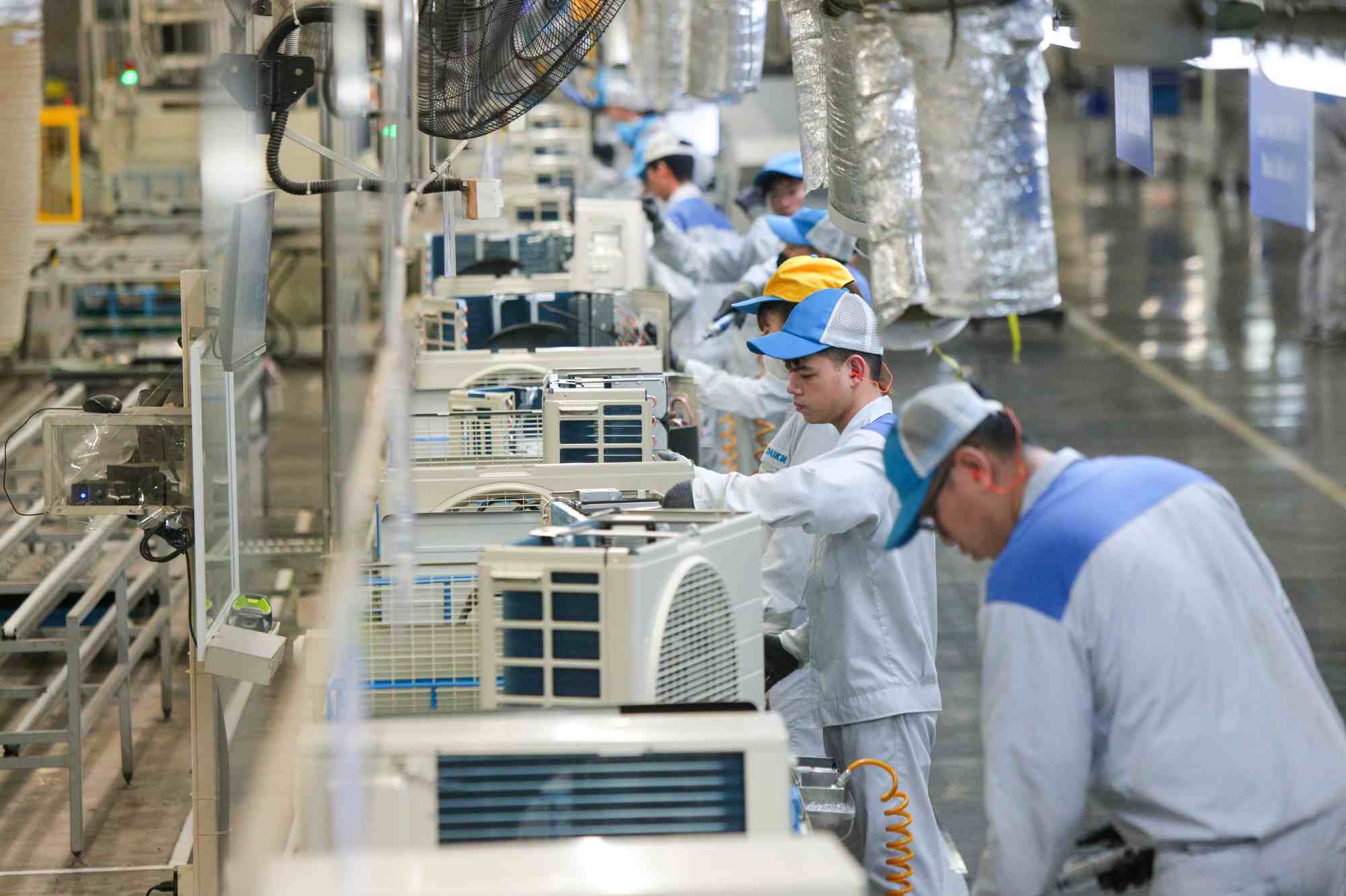 Daikin Vietnam社の労働者、Thang Long II工業団地、フンイエン省。写真:Hai Nguyen