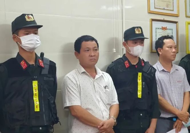 Lãnh đạo, nguyên lãnh đạo Chi cục Thủy sản Huế bị khởi tố. 