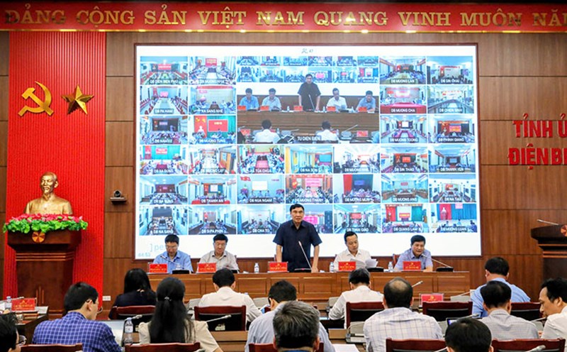 Dien Bien province urgently met and determined to build new houses for people in flooded areas. Photo: Thanh Binh