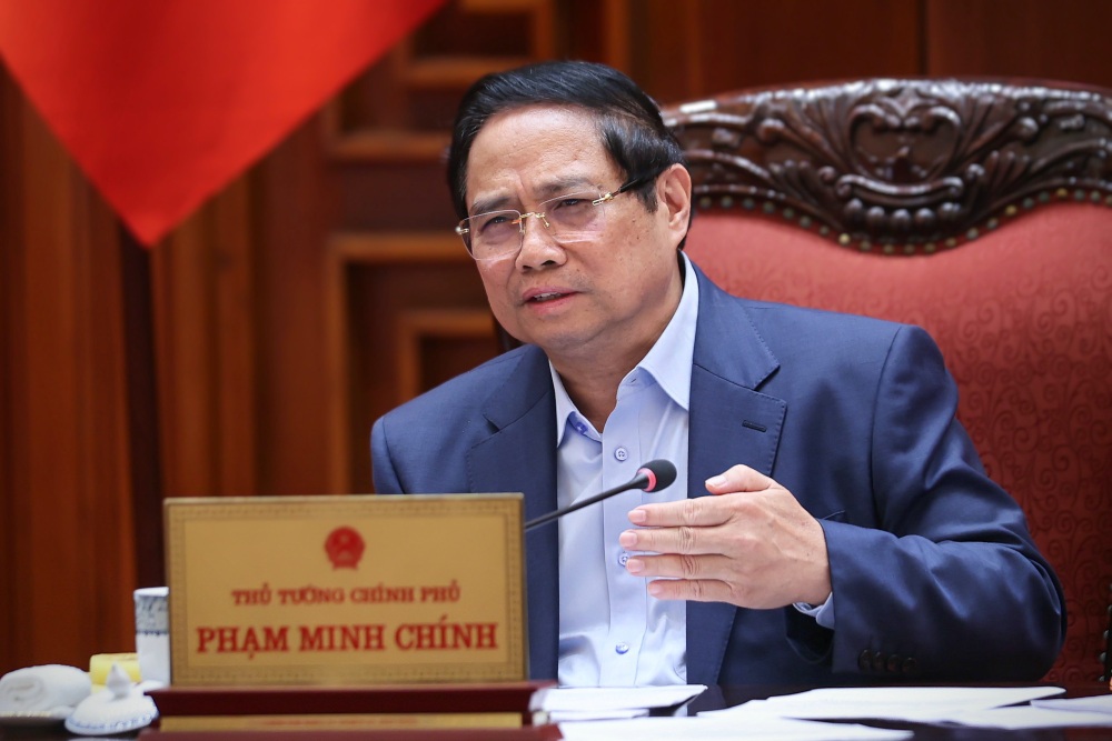 Prime Minister Pham Minh Chinh requested to focus on completing the reduction and simplification of administrative procedures and business conditions. Photo: VGP