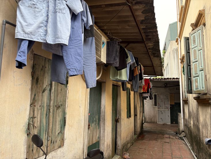 하노이시 Thien Loc 면의 많은 하숙방은 면적이 작고 노후화되었습니다. 사진: Bao Han