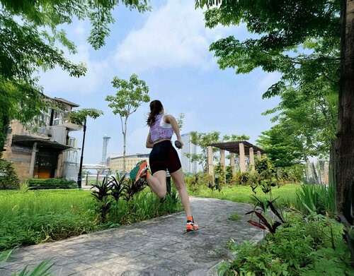Doctors note many problems when exercising in the sun. Photo: Dao Huyen