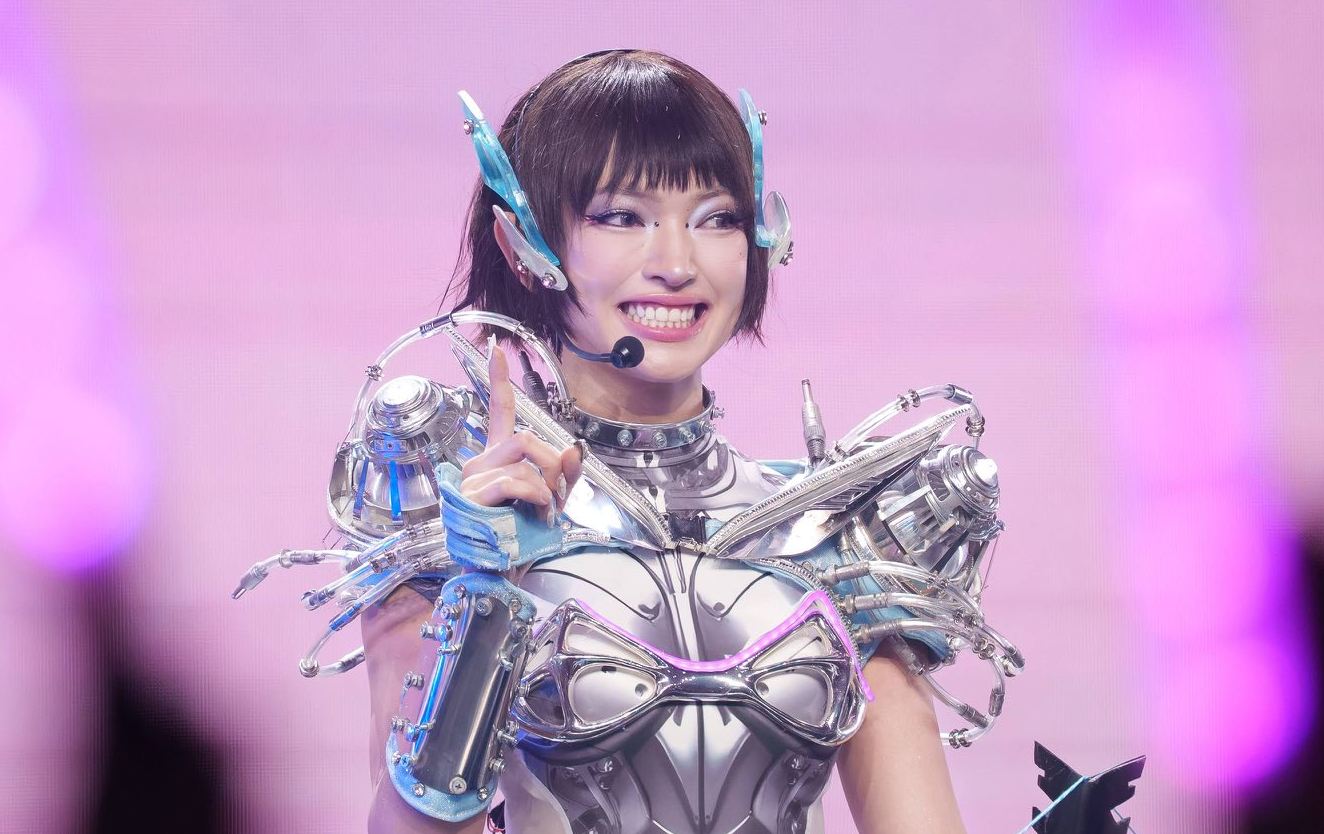 Chau Bui gay tranh cai sau khi tap 10 len song. Anh: NSX Em xinh say hi