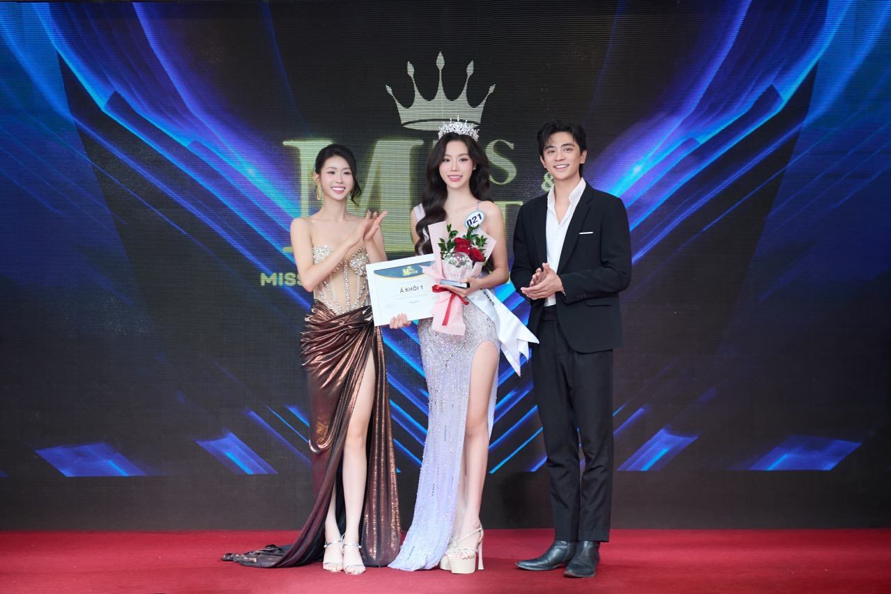 So huu ve dep diu dang tua “nang tho” cung nu cuoi toa nang va su than thien, coi mo, Nguyen Thi Thuy Chang (sinh nam 2003, que Phu Tho) da de lai dau an sau sac tai cuoc thi Hoa khoi Thanh lich Ha Noi 2025.