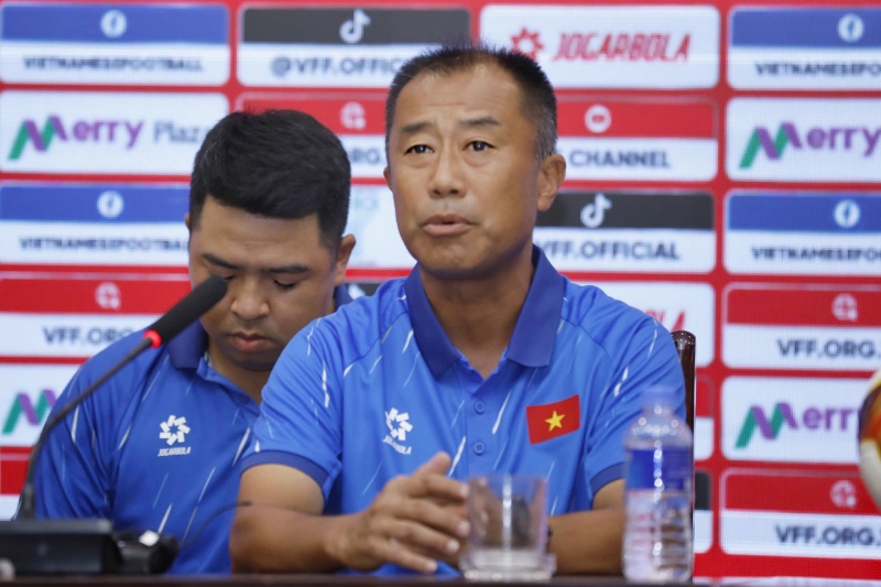Coach Masahiko aims to bring the Vietnam U20 Women's Team to the 2026 AFC U20 Women's Championship finals. Photo: Minh Dan