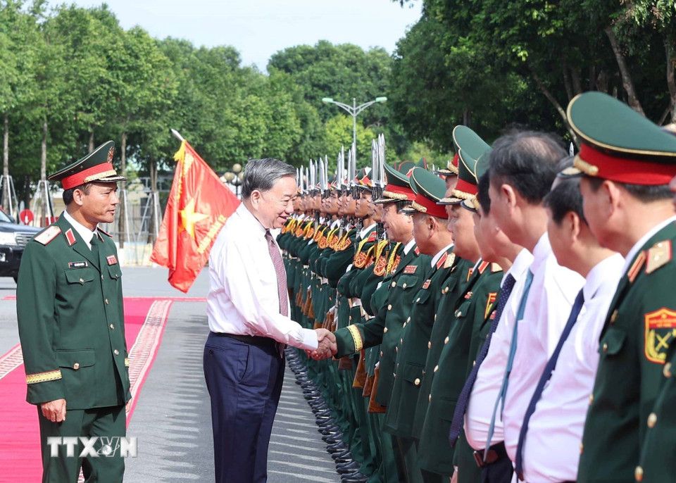 Tong Bi thu To Lam va cac dai bieu. Anh: TTXVN