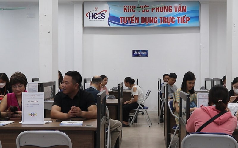 Workers have more opportunities to find jobs when businesses increase their recruitment age