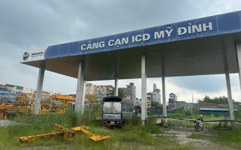 Hien trang ngon ngang o du an cang can ICD My Dinh. Anh: Nhom PV