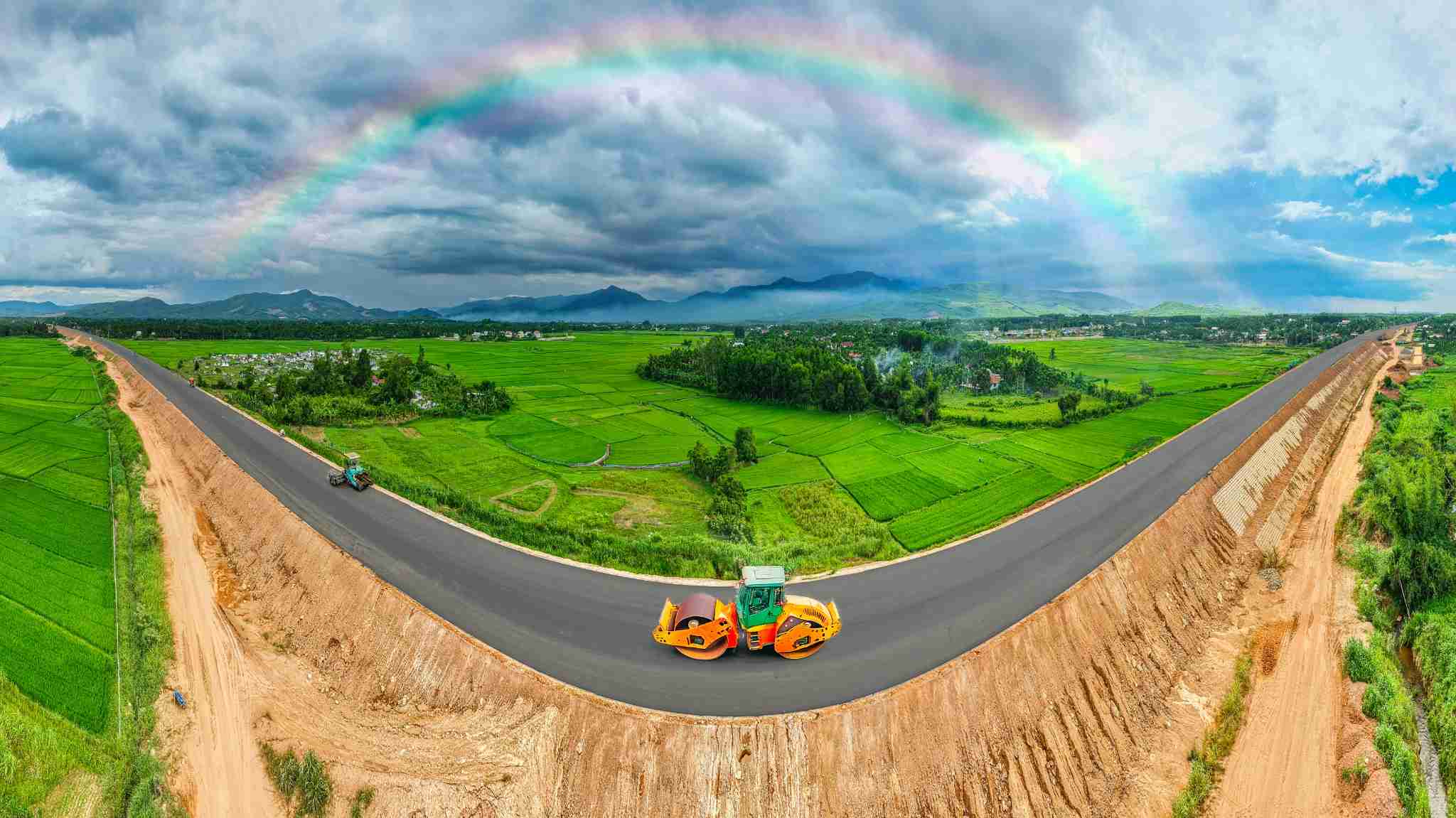 Hinh hai cao toc Quang Ngai - Hoai Nhon sau hon 2 nam thi cong. Anh: Vien Nguyen