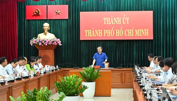 Quang canh buoi lam viec. Anh: Viet Dung