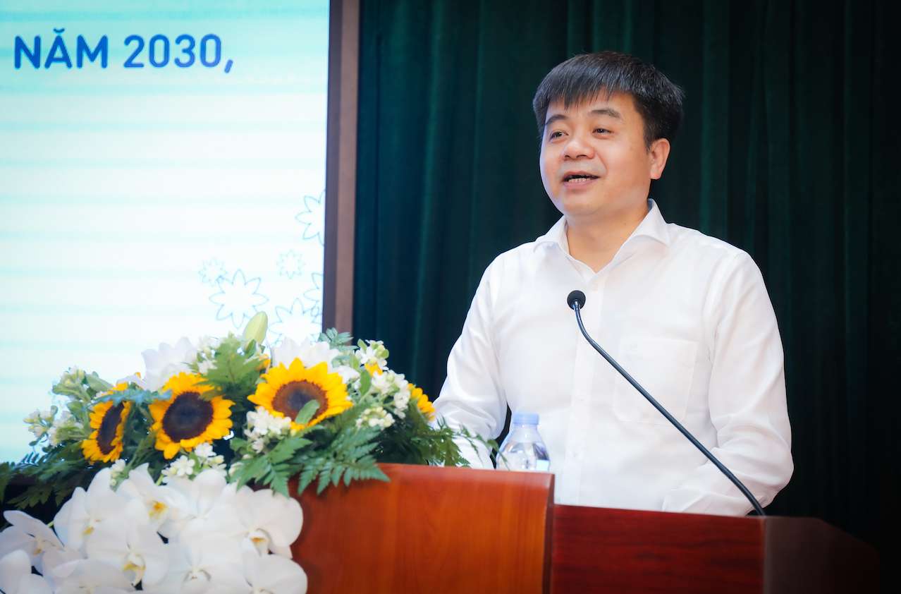 TS. Nguyen Van Hoi khang dinh nganh sua Viet Nam co dieu kien va du dia phat trien rat lon. Anh: Thach Lam