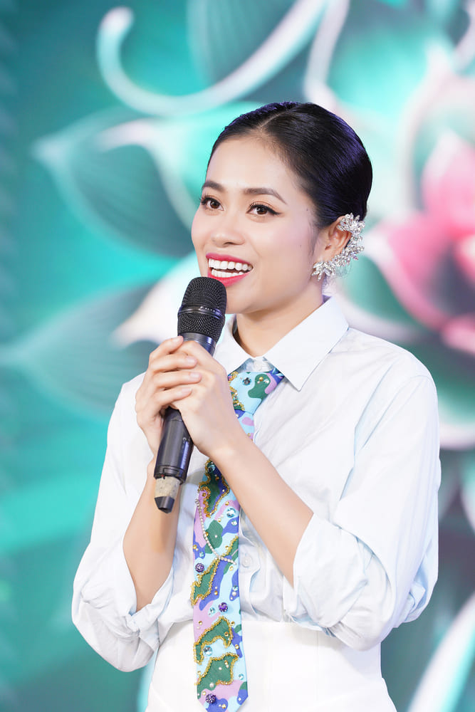 Dai uy Hoang Hong Ngoc chia se nhieu dieu thu vi trong liveshow dau tay cua minh. Anh: Nhan vat cung cap