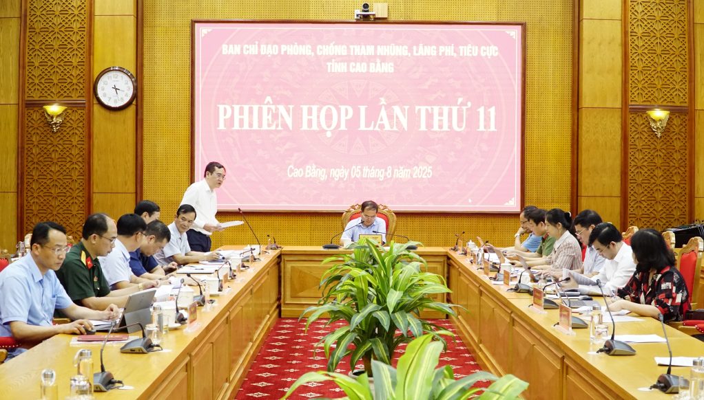 Overview of the 11th meeting of the Steering Committee for Anti-Corruption and Wastefulness in Cao Bang province. Photo: An Le