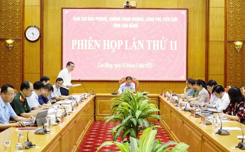 Overview of the 11th meeting of the Steering Committee for Anti-Corruption and Wastefulness in Cao Bang province. Photo: An Le