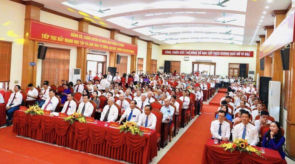 Cac dai bieu du phien chinh thuc Dai hoi dai bieu Dang bo phuong Tu Minh lan thu I, nhiem ky 2025–2030. Anh: Ta Thuong