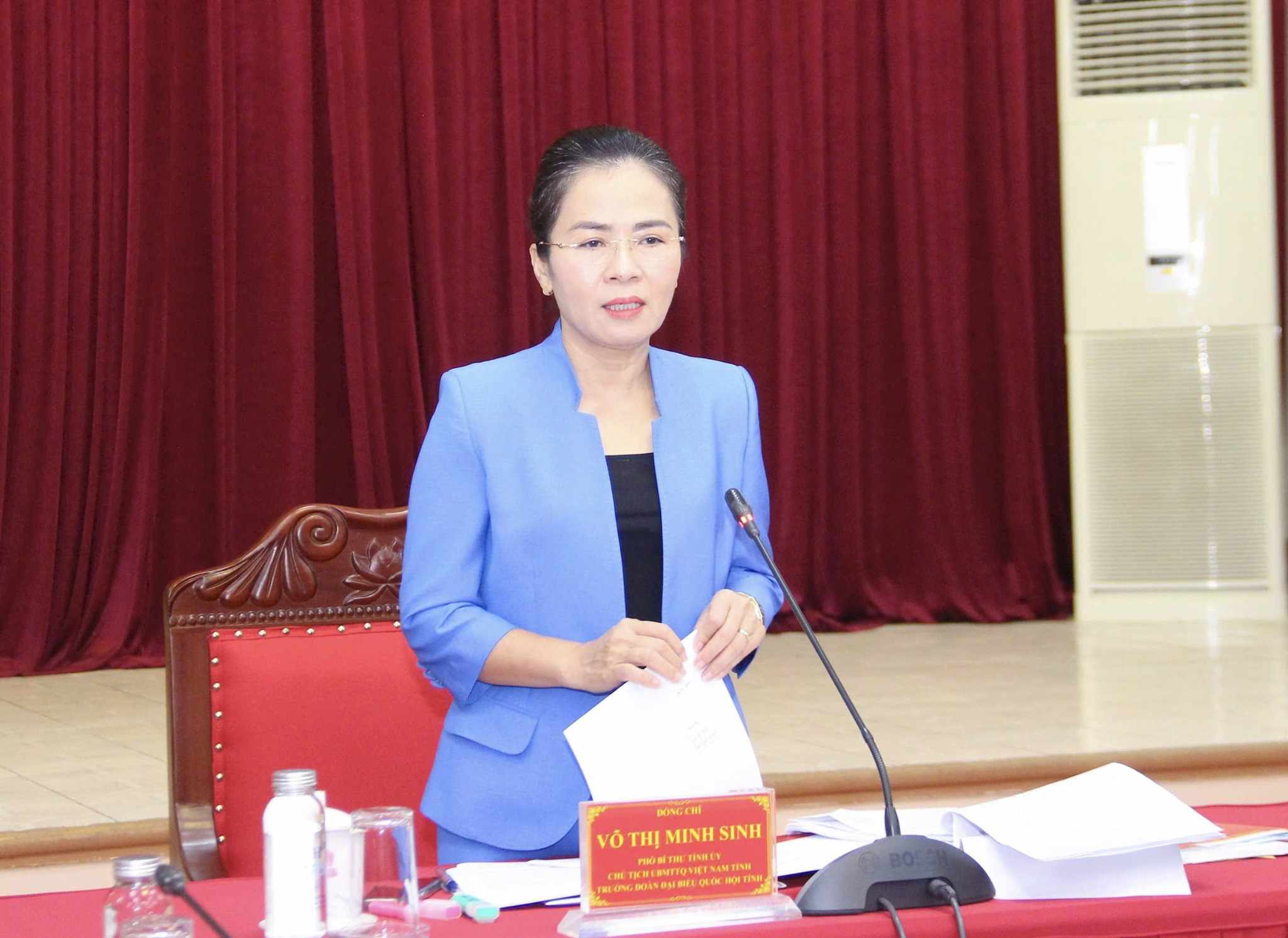 Ms. Vo Thi Minh Sinh - Deputy Secretary of the Provincial Party Committee, Chairwoman of the Provincial Vietnam Fatherland Front Committee, Head of the National Assembly Delegation of Nghe An Province, Head of Working Group No. 4 concluded the conference to approve the content of the commune party congress. Photo: Mai Hoa