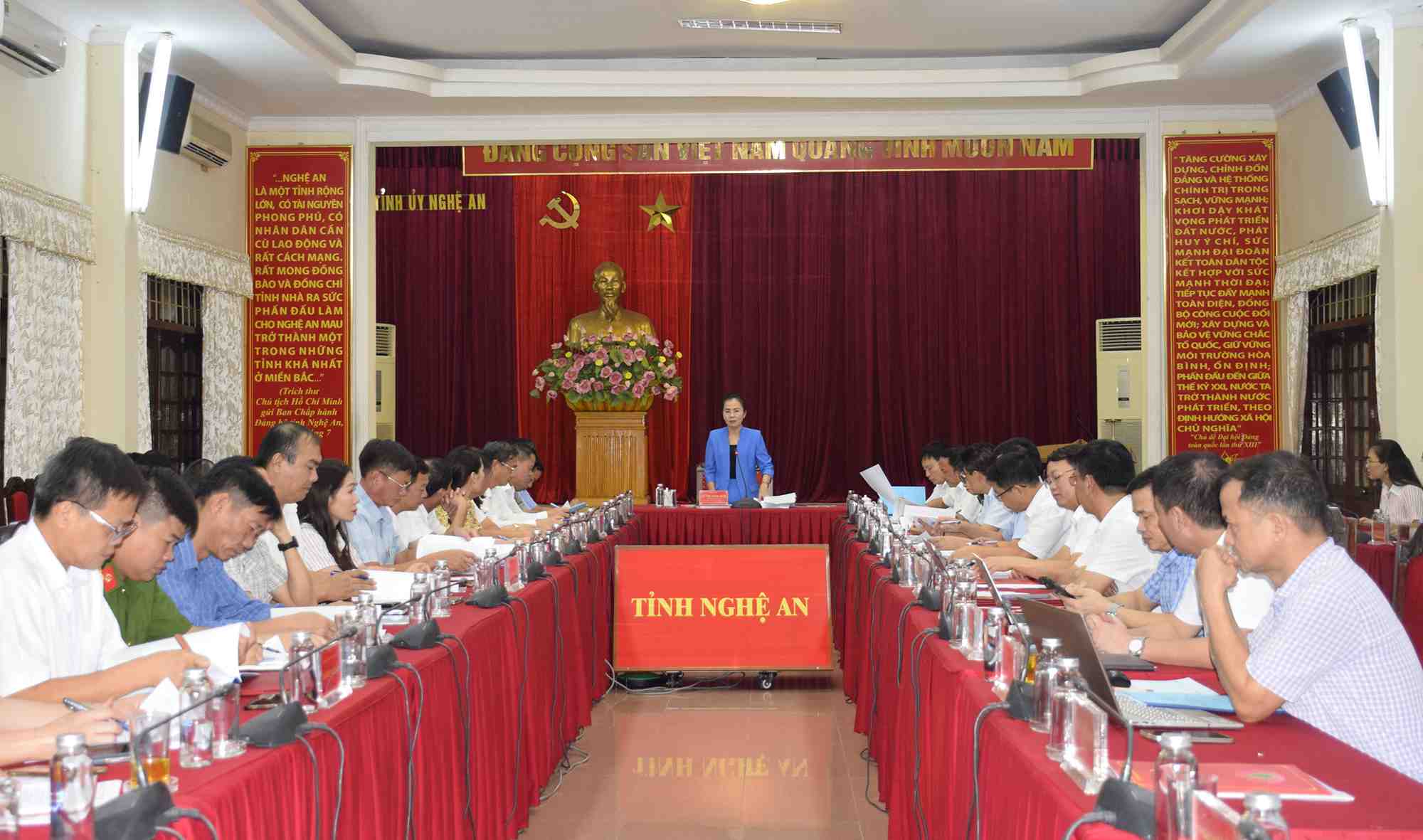 Quang canh hoi nghi duyet noi dung Dai hoi lan thu I, nhiem ky 2025–2030 cua Dang bo cac xa: Quynh Luu, Quynh Anh, Quynh Tam, Tien Phong va Muong Xen. Anh: Phuong Thuy