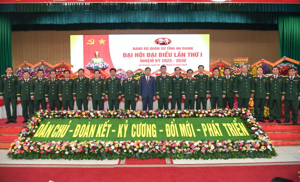 Ban Chap hanh Dang bo Quan su tinh nhiem ky 2025 – 2030 ra mat dai hoi. Anh: Phuong Vu