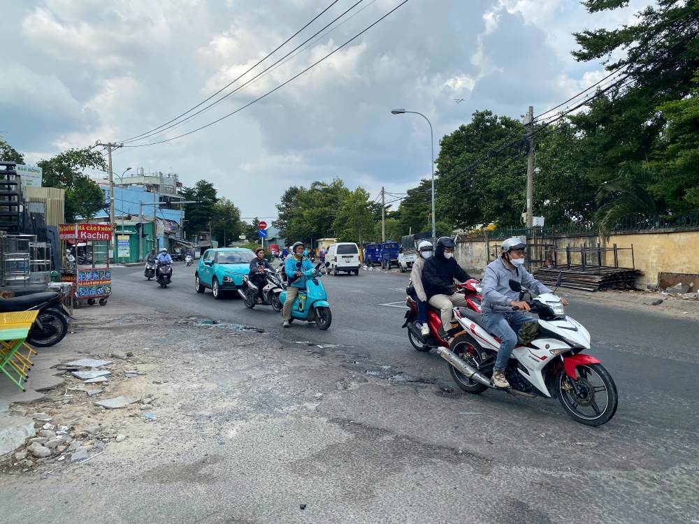 Hien du an con dang do do vuong phai cong tac giai phong mat bang. Anh: Thai Bao