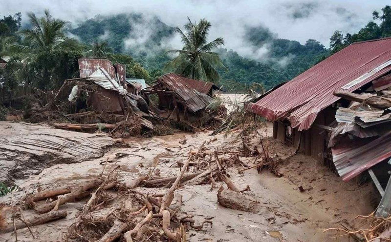 Poor My Ly commune in Nghe An devastated after severe floods. Photo: Hai Thuong
