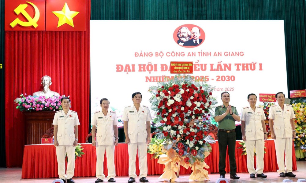 The An Giang Provincial Police Party Committee held the 1st Congress of Delegates for the 2025 - 2030 term.
