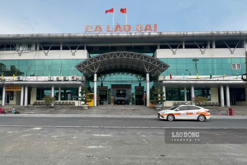 Quang truong ga duong sat Lao Cai sau cai tao. Anh: Dinh Dai 